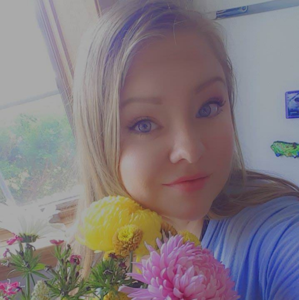 Meet your Posher, Sabrina - Picture 2 of 2